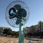 Israel põe ventilador gigante em praça