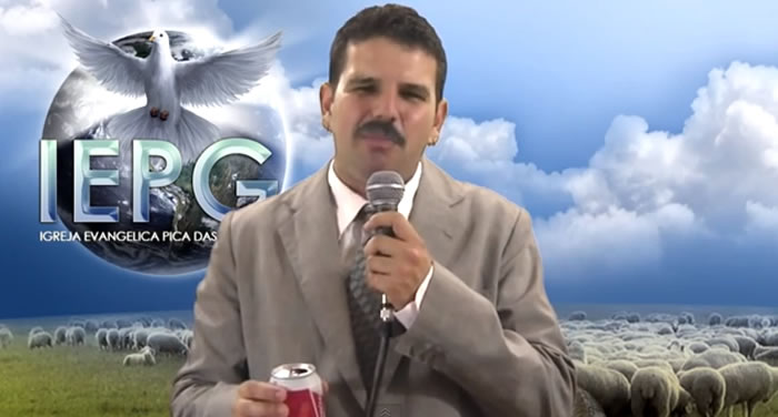 Sem título 19 Pastor Arnaldo abençoa sua cerveja