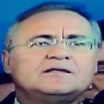 Senador Renan Calheiros perde um dente enquanto da...