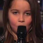 Menina de 6 anos cantando Black Metal