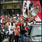 Protesto com torcedores do São Paulo quase fecha o...