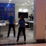 Veja como é legal trabalhar numa loja da Samsung