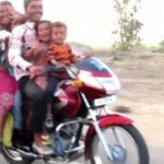 Uma família típica indiana aproveitando o final de...