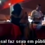 Casal faz sexo em público em restaurante no Rio de...
