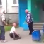 Três idosos resolvendo suas diferenças na porrada